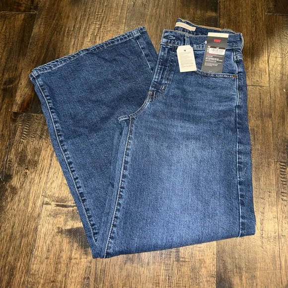 Levi's Relaxed Fit Women’s Denim Jeans - Picture 2 of 5